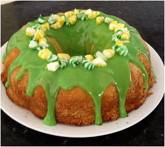 Green and Gold Cake by Choc Chip Uru at Go Bake Yourself