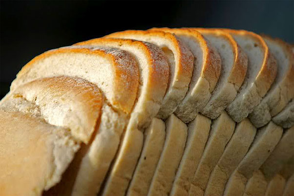 Homemade Sandwich Bread by thecomfortofcooking.com