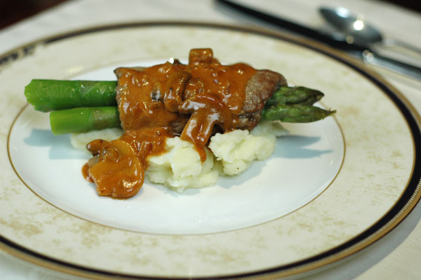 veal scallopini with asparagus