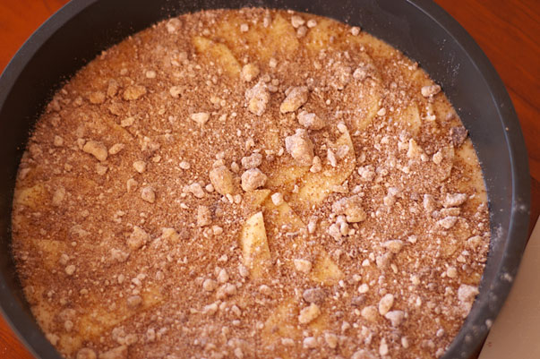 making a streusel topped apple coffee cake