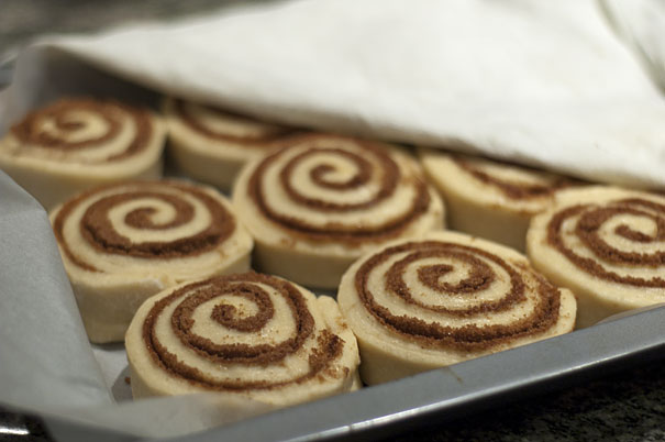 How to make cinnamon rolls