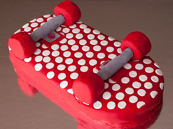 skateboard cake
