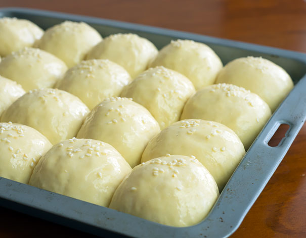 brioche buns ready to bake