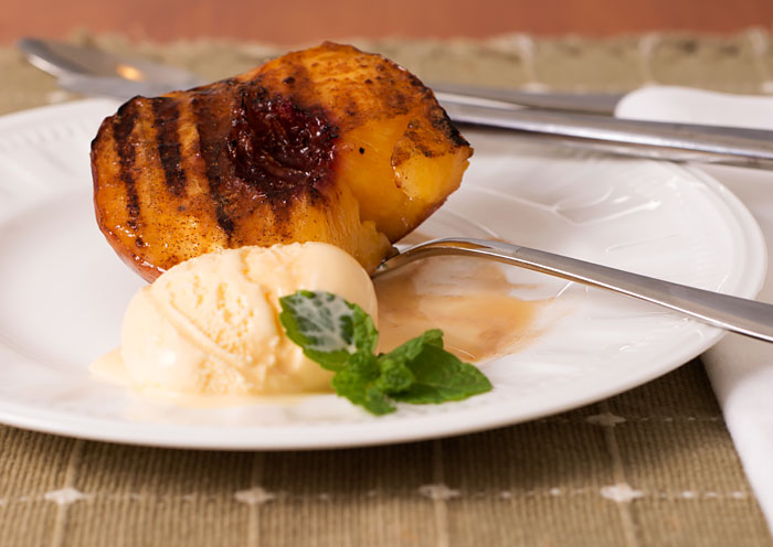Grilled Peaches with Cinnamon and Maple Syrup
